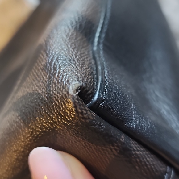 COACH Messenger Bag - Picture 7 of 8